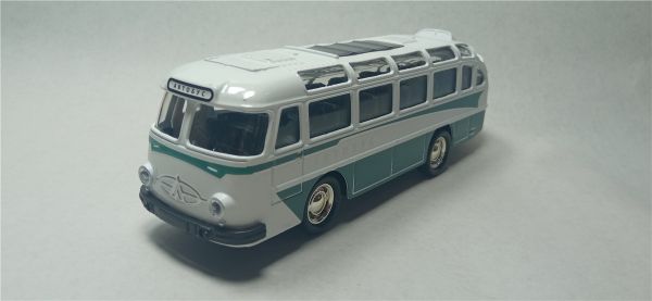 Модель 1:65 автобус ЛАЗ-695 «Львів» бело-зеленый