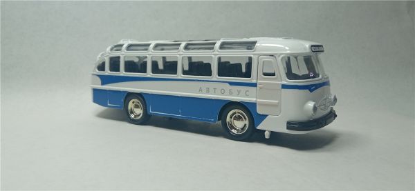 Модель 1:65 автобус ЛАЗ-695 «Львів» бело-синий